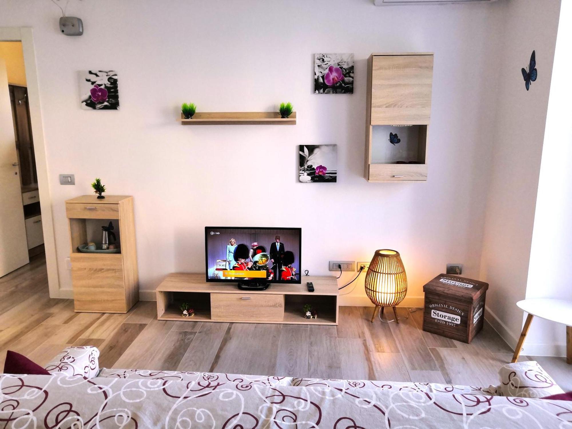Butterfly Apt In Suna With Garage Verbania Extérieur photo